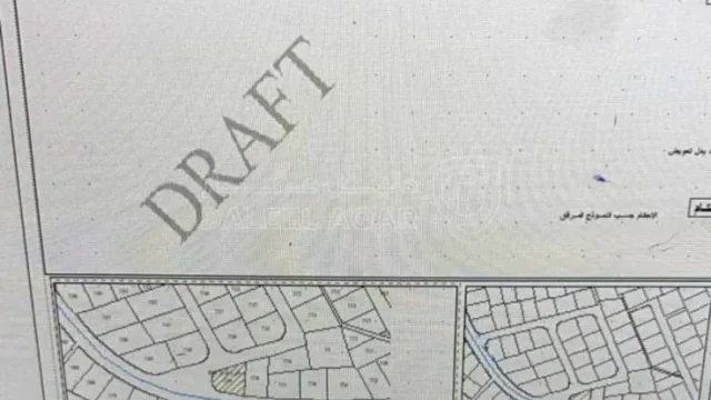 أرض - عمان طريق المطار رجم عميش بجانب فندق ايفرس - 445000 دأ