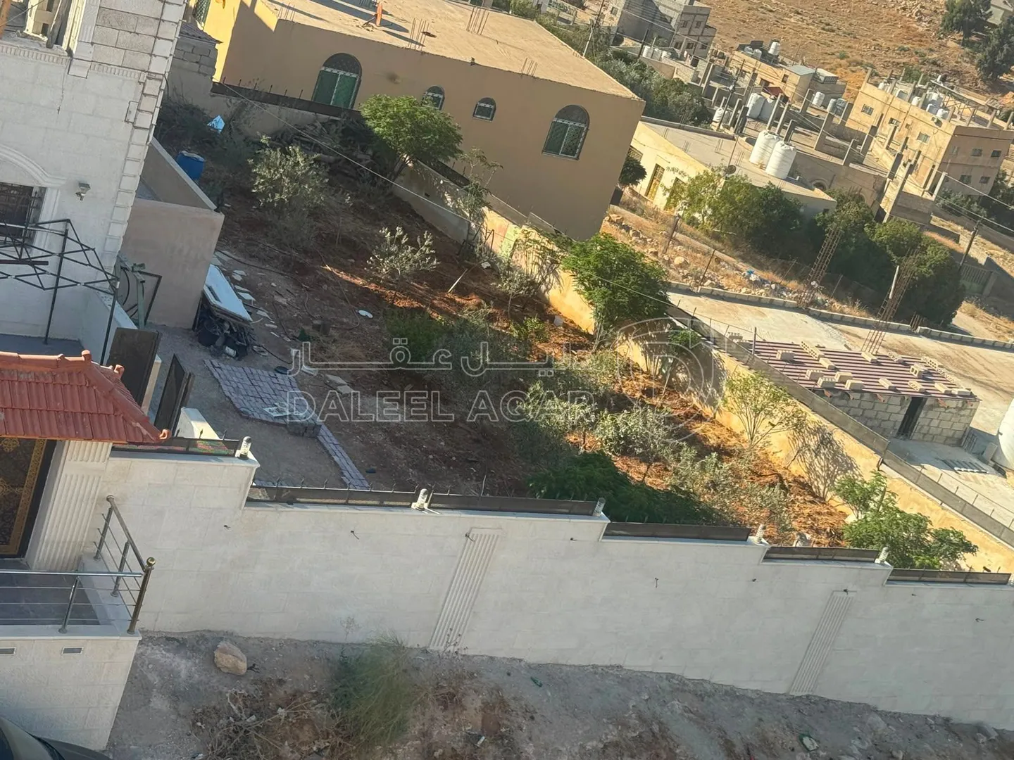 فيلا/منزل في الزرقاء حي نصار مقابل بقالة مالك الهندي  - 98,000 دأ - صورة 1