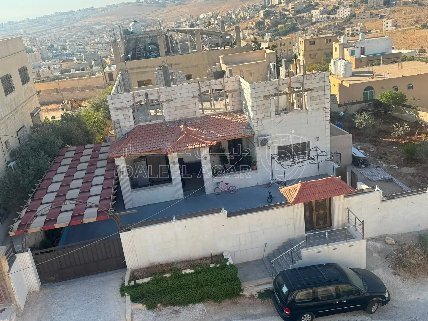 فيلا/منزل في الزرقاء حي نصار مقابل بقالة مالك الهندي  - 98,000 دأ - صورة 1