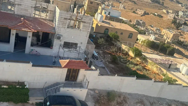 فيلا/منزل - الزرقاء حي نصار مقابل بقالة مالك الهندي  - 98000 دأ