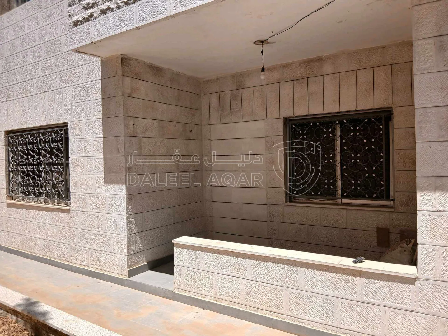 فيلا/منزل في بالقرب من دوار الشورى - 400,000 دأ - صورة 1