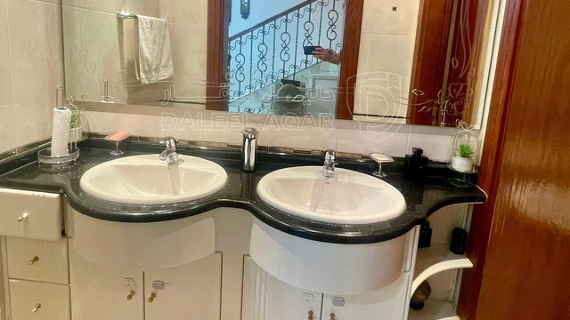 فيلا/منزل في عمان الجبيهة بجانب مسجد ابو الحاج التلاوي  - 530,000 دأ - صورة NaN