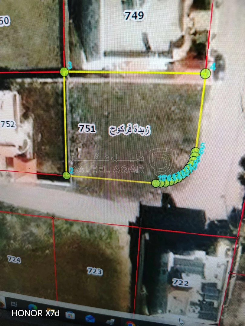 أرض في اربد زبدة بالقرب من مستشفى بسمه الجديد - 125,000 دأ - صورة 1