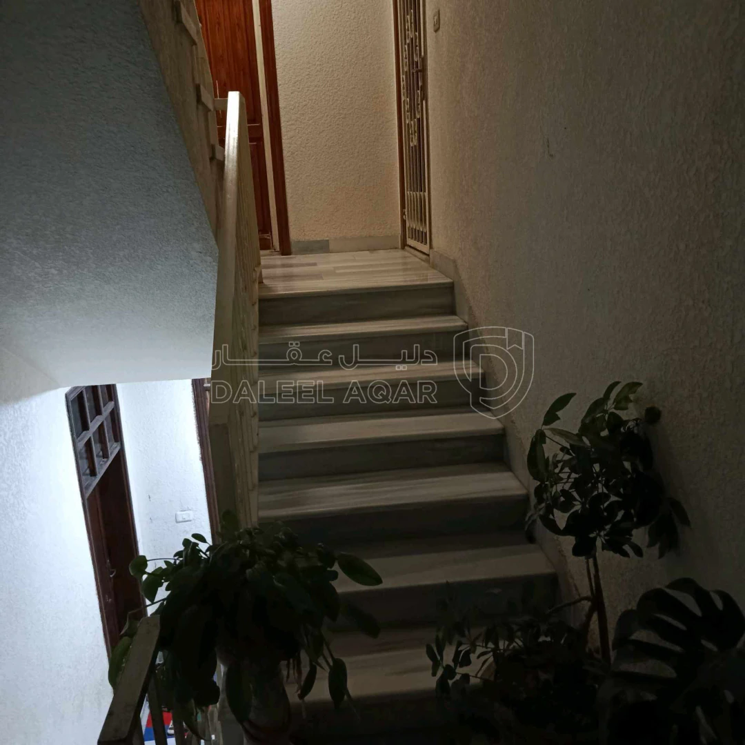 فيلا/منزل في ماركا الجنوبية /نادي السباق/بجوار مدرسة بن زيدون - 125,000 دأ - صورة 1