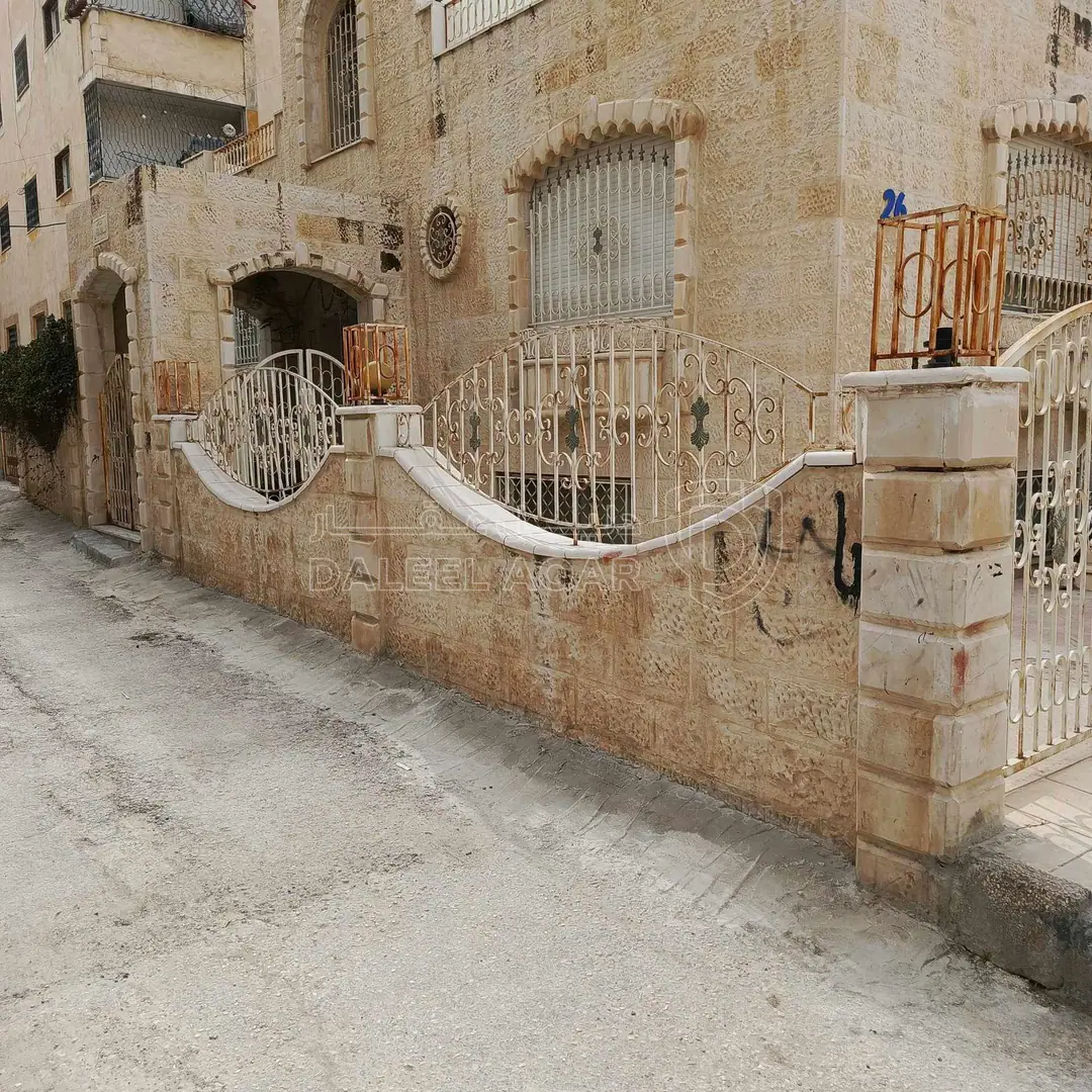 فيلا/منزل في ماركا الجنوبية /نادي السباق/بجوار مدرسة بن زيدون - 125,000 دأ - صورة 1