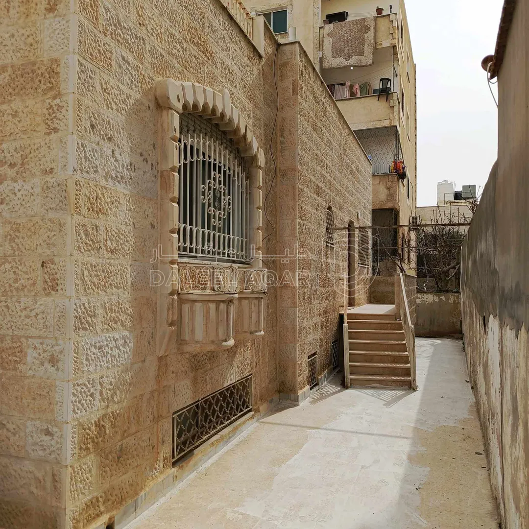 فيلا/منزل في ماركا الجنوبية /نادي السباق/بجوار مدرسة بن زيدون - 125,000 دأ - صورة 1