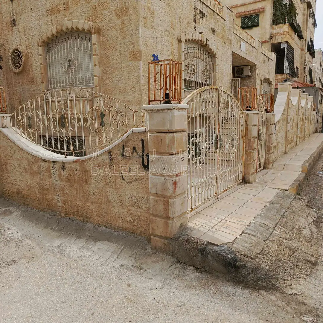 فيلا/منزل في ماركا الجنوبية /نادي السباق/بجوار مدرسة بن زيدون - 125,000 دأ - صورة 1