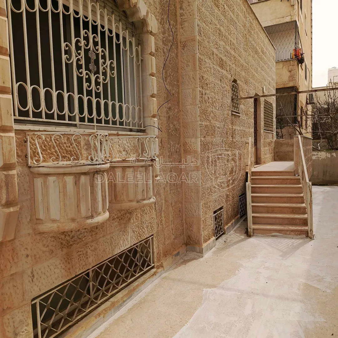 فيلا/منزل في ماركا الجنوبية /نادي السباق/بجوار مدرسة بن زيدون - 125,000 دأ - صورة 1