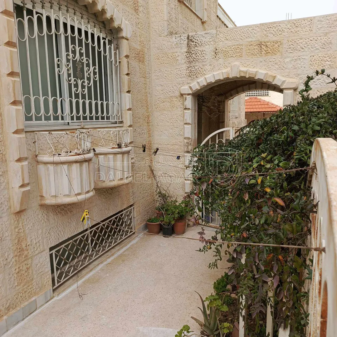 فيلا/منزل في ماركا الجنوبية /نادي السباق/بجوار مدرسة بن زيدون - 125,000 دأ - صورة 1