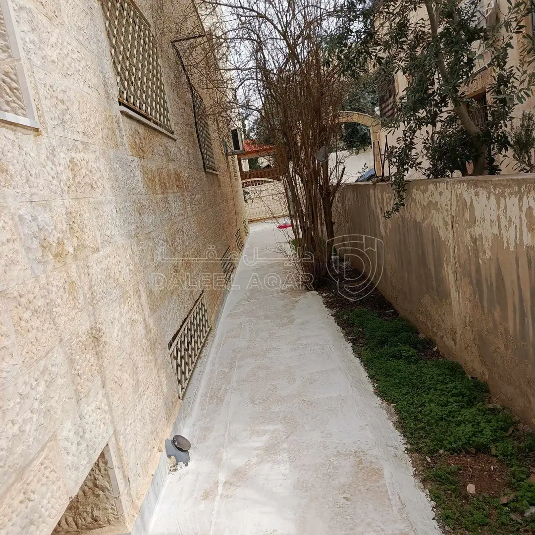 فيلا/منزل في ماركا الجنوبية /نادي السباق/بجوار مدرسة بن زيدون - 125,000 دأ - صورة 1