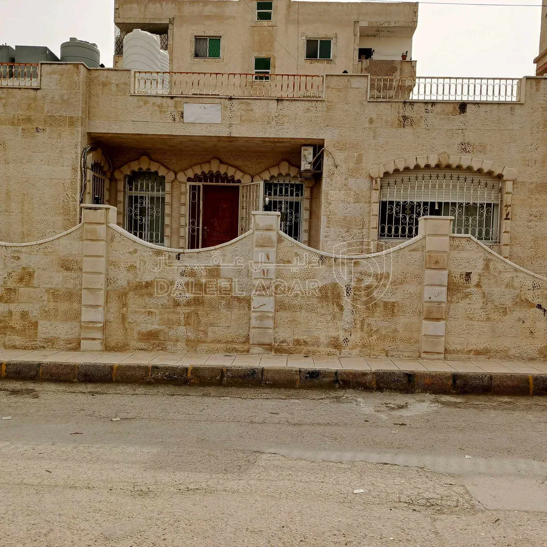 فيلا/منزل في ماركا الجنوبية /نادي السباق/بجوار مدرسة بن زيدون - 125,000 دأ - صورة 1