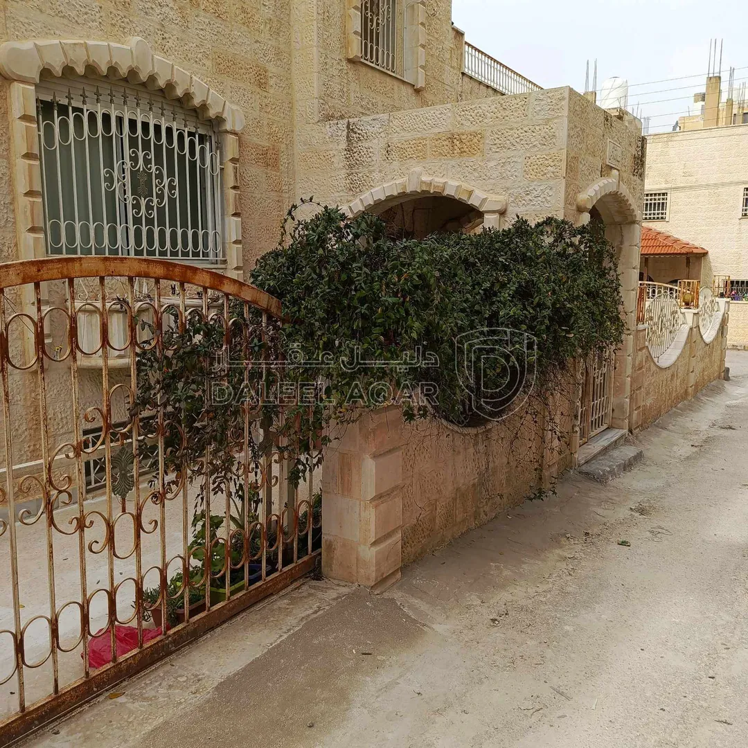 فيلا/منزل في ماركا الجنوبية /نادي السباق/بجوار مدرسة بن زيدون - 125,000 دأ - صورة 1