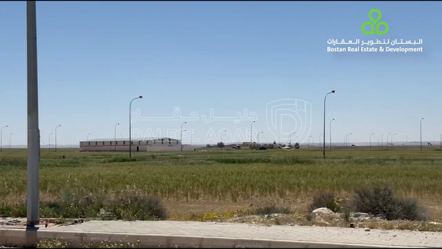 أرض في القنيطرة طريق المطار بجانب القسطل الصناعية - 39,000 دأ - صورة NaN