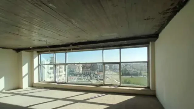 مكتب/تجاري - مجمع الحسيني - بين السابع والثامن - 256500 دأ