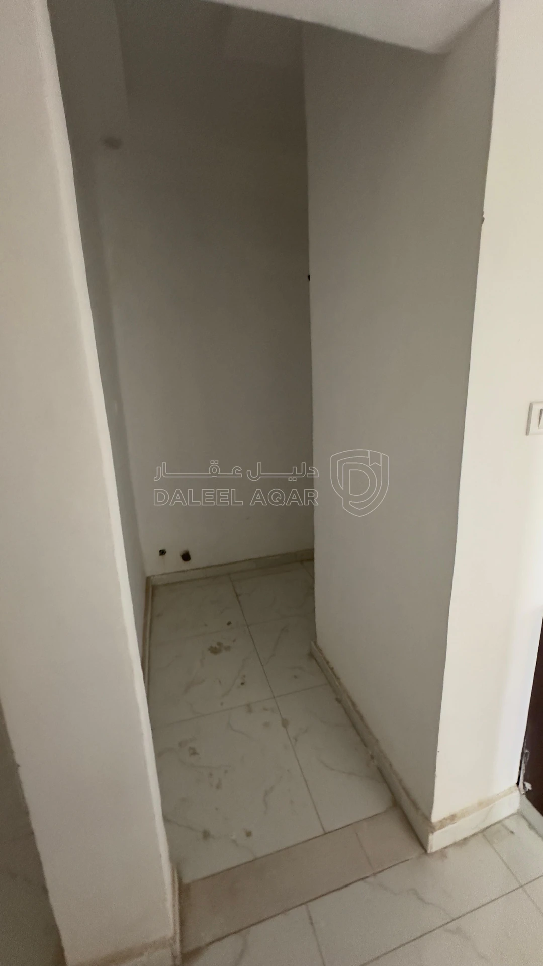 شقة في اربد جنوب دوار السفير باتجاه الصريح - 43,000 دأ - صورة 1