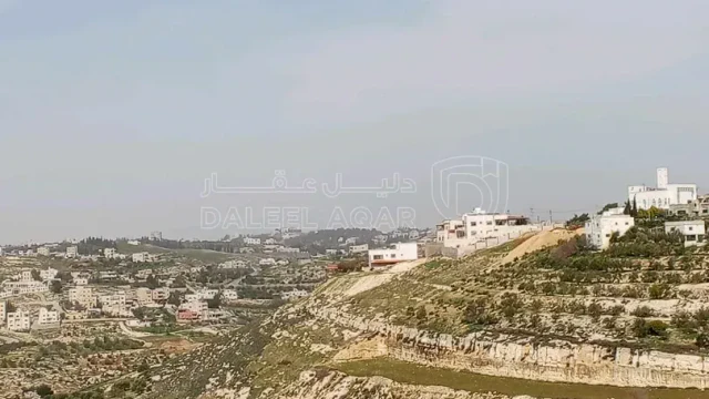 أرض في 8دونمات سكن ب على 3شوارع العال والروضة حوض المصدار - 200,000 دأ - صورة 1