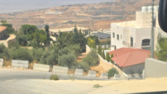أرض في ماحص الميدان الجنوبي قرب جامع الجالودي - 150,000 دأ - صورة NaN