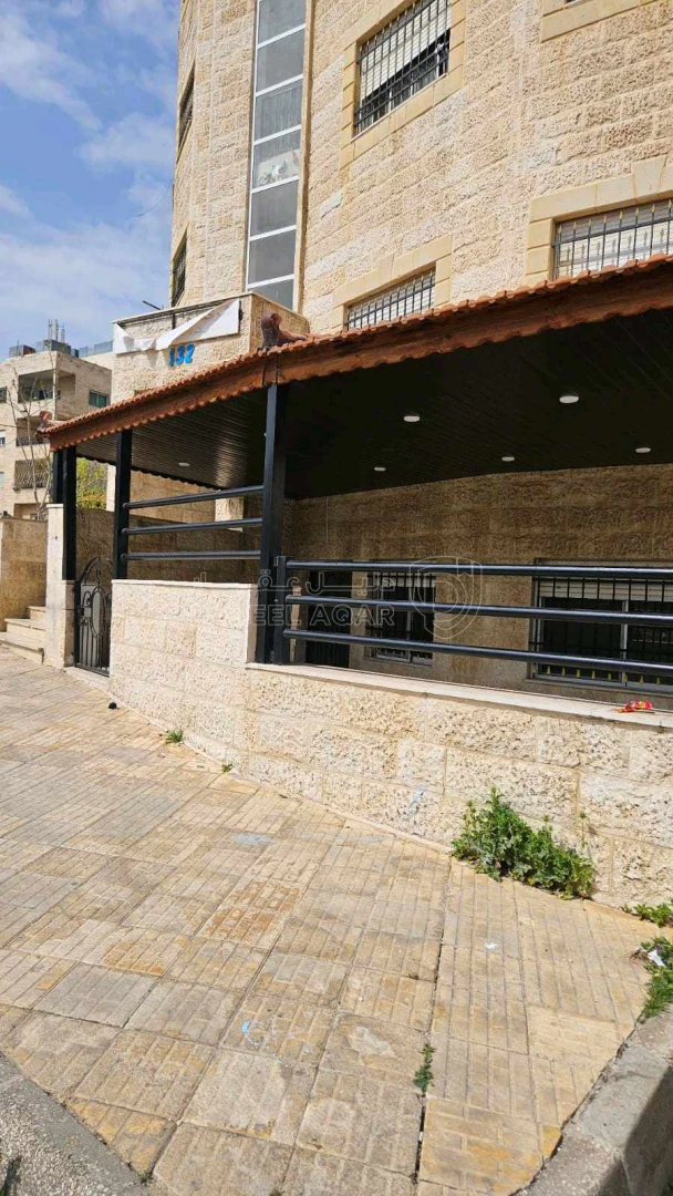 شقة في شقة في حي الزهور بسعر مغري جدا بداعي السفر  - 30,999 دأ - صورة 1