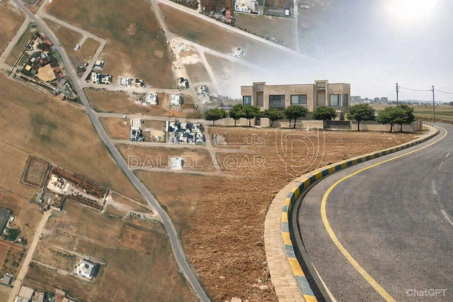أرض في ارض تجاري  - 180,000 دأ - صورة 1