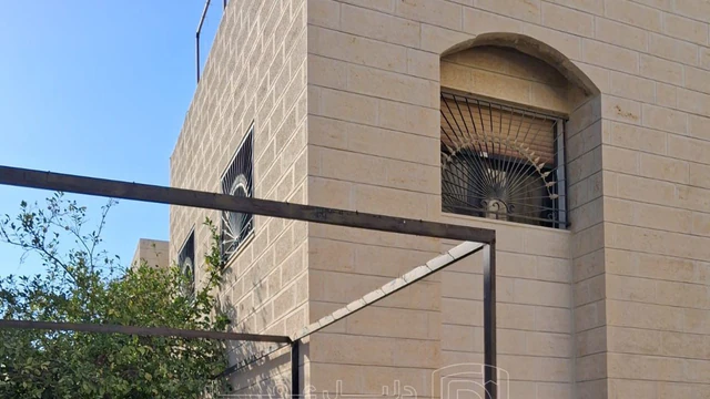 فيلا/منزل في مرج الحمام خلف طريق المطار إسكان السلطة - 370,000 دأ - صورة NaN