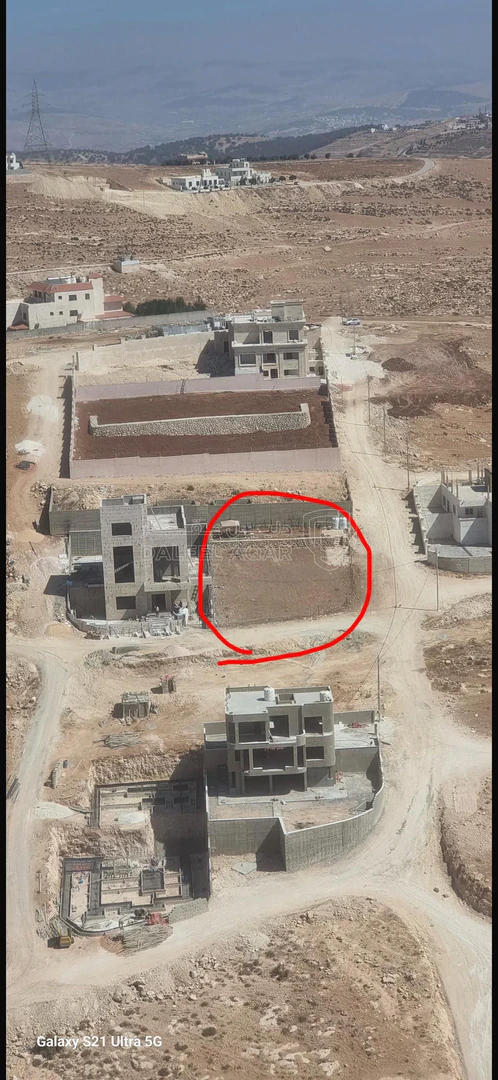 أرض في أم رمانة - شارع الأردن - بالقرب من مطاعم قصر الجبل - 88,000 دأ - صورة 1