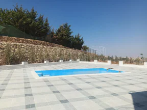 مزرعة/شاليه في شاليه او مزرعة - 220,000 دأ - صورة NaN