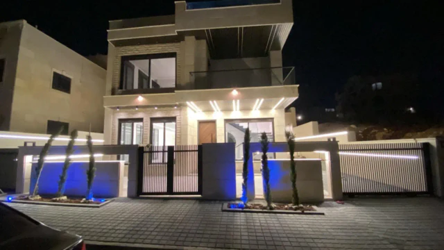 فيلا/منزل - عمان - 425000 دأ