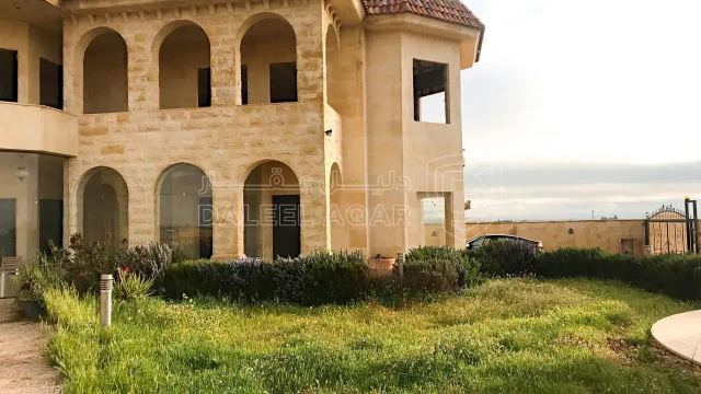 فيلا/منزل - طريق المطار/العيادات/ - 600000 دأ