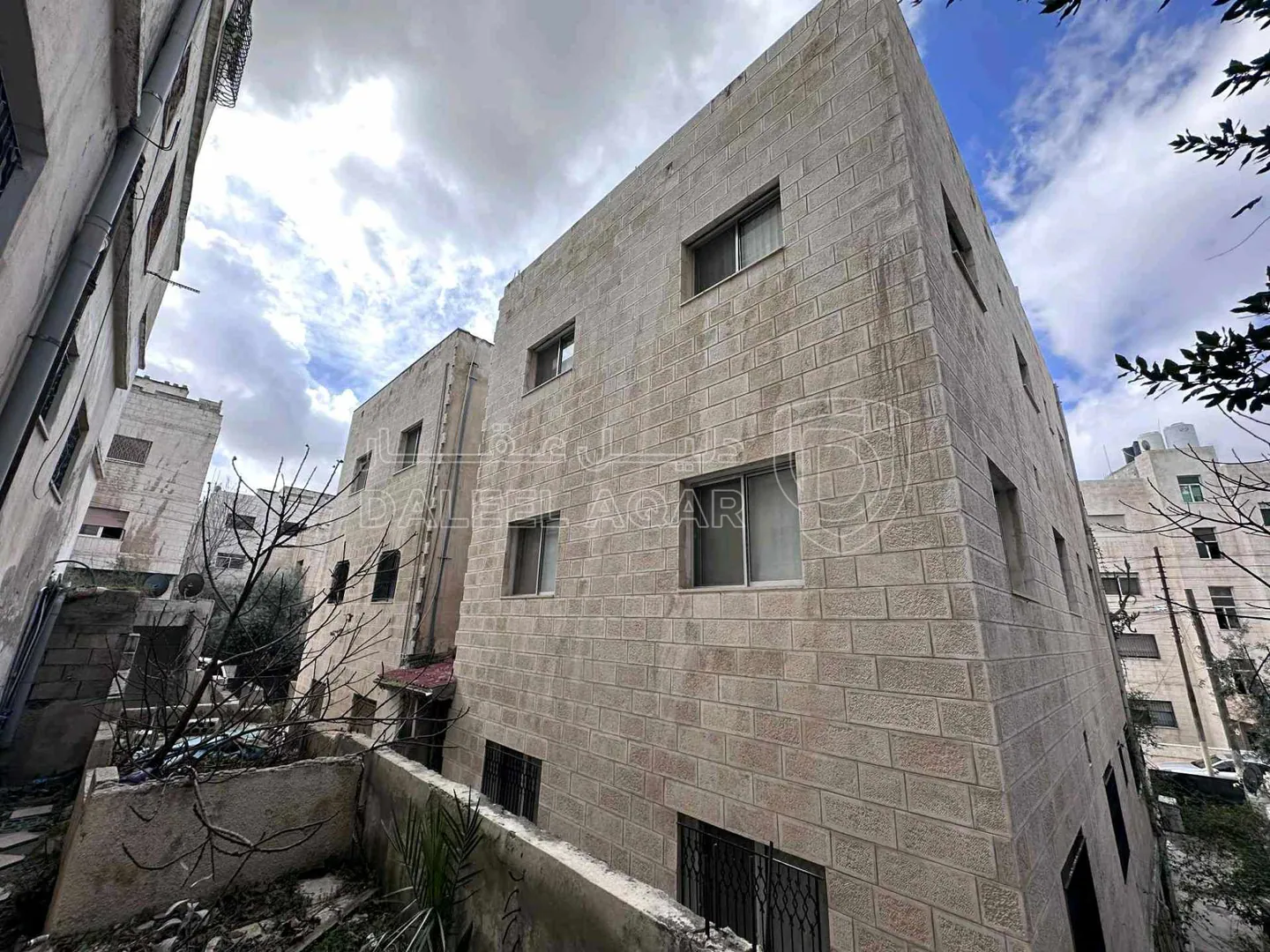 مبنى في شارع نور دين زنكي بتجاه مسجد خليل الرحمن عمارع177 - 335,000 دأ - صورة 1