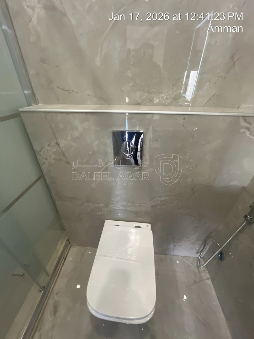 شقة في طابق اخير مع رووف في البنيات الجنوبي  - 92,000 دأ - صورة 1