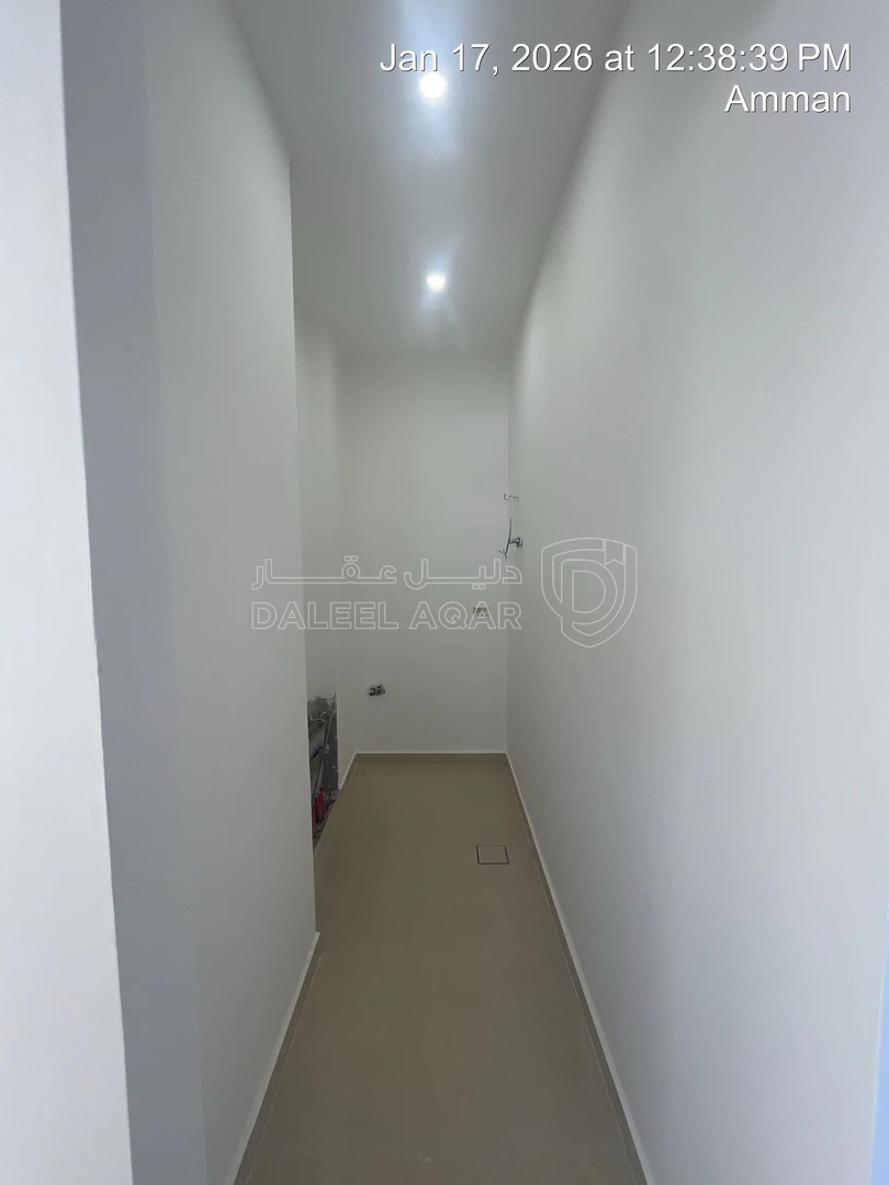 شقة في طابق اخير مع رووف في البنيات الجنوبي  - 92,000 دأ - صورة 1