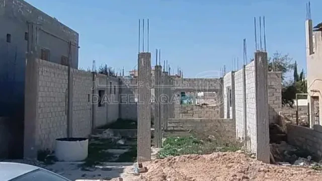 أرض - قرب سوبر ماركت الاخوه - 35000 دأ