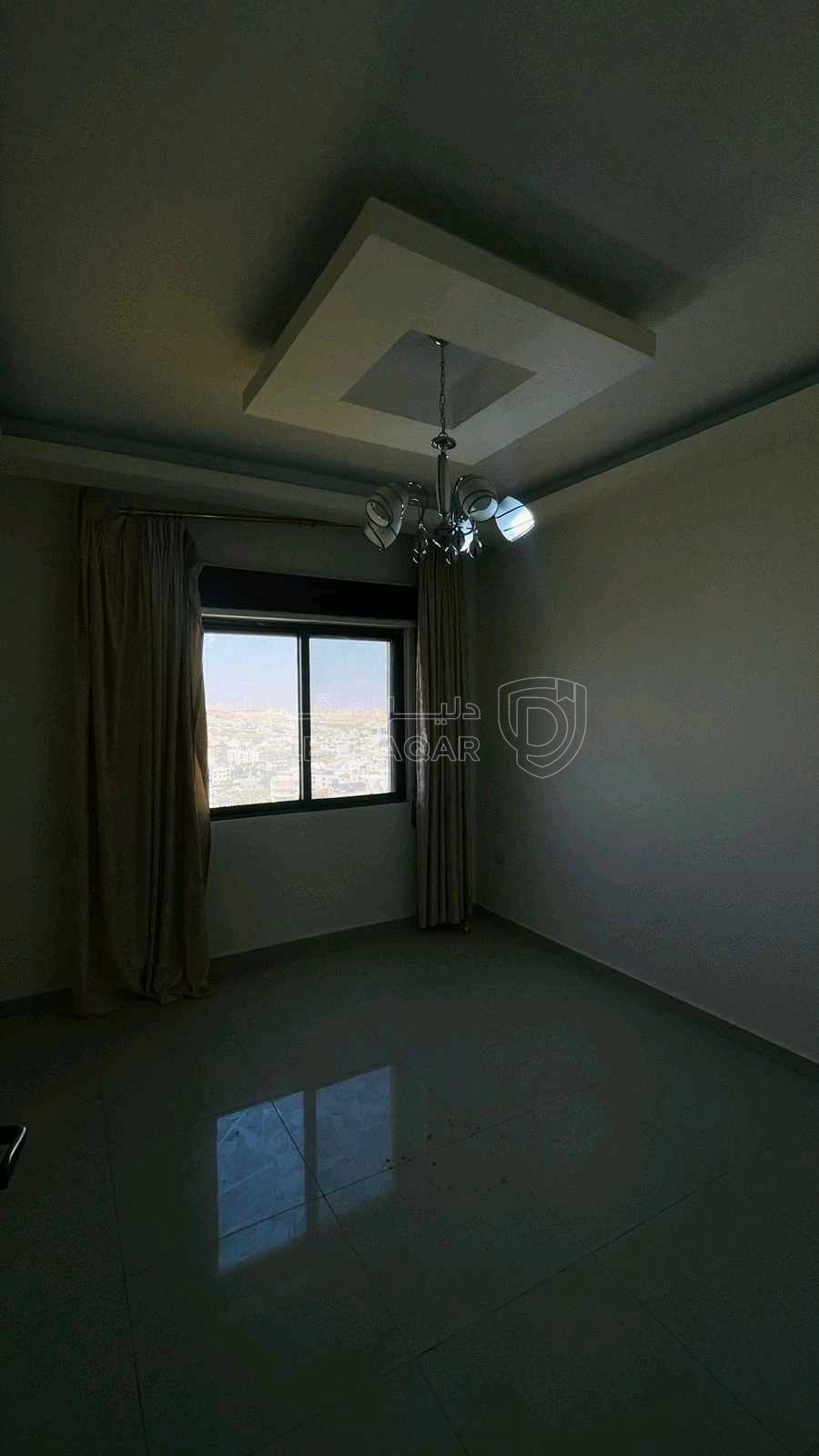 شقة في قرب جامعه العلوم التطبيقية  - 80,000 دأ - صورة 1