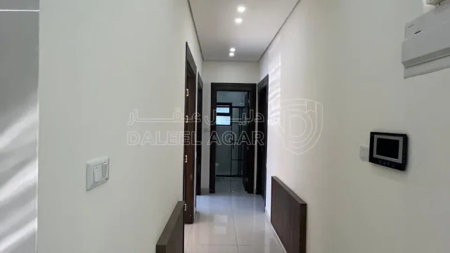 شقة - شقة للبيع بتشطيب مميز بضحاحية الامبر علي - 53000 دأ