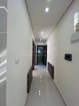 شقة - شقة للبيع بتشطيب مميز بضحاحية الامبر علي - 53000 دأ