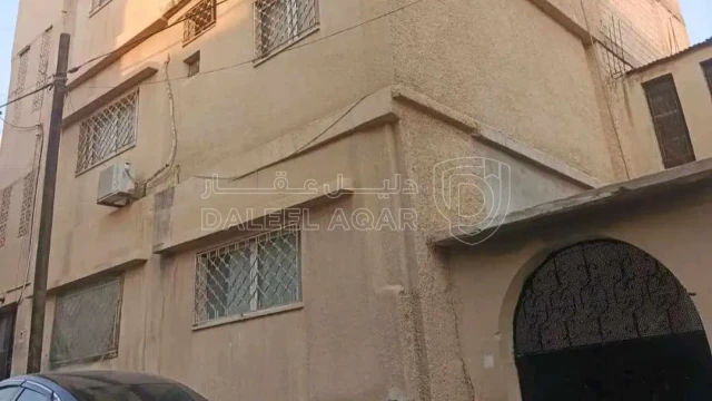 مبنى - الزرقاء /جبل الأمير حسن /قرب الحاووز  - 70000 دأ