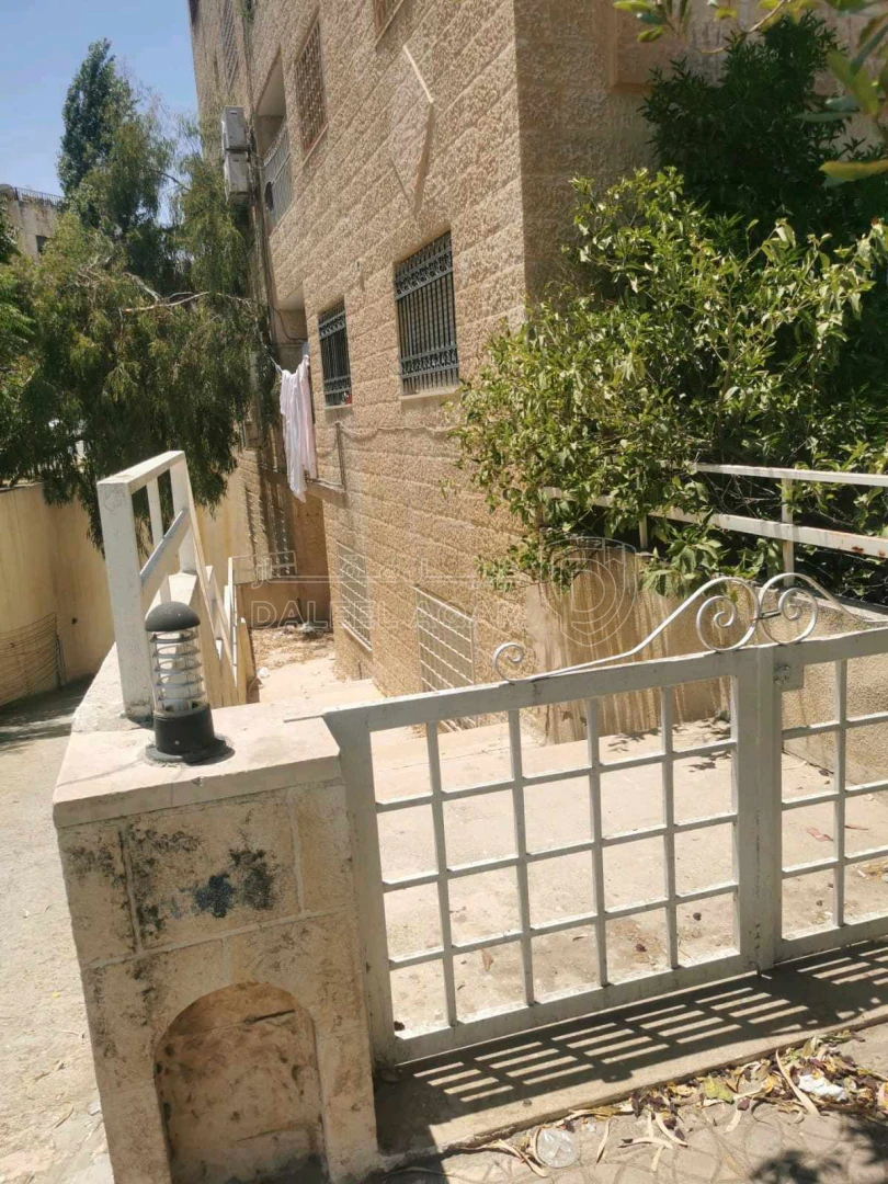 شقة في عمان السابع بجانب بنك الاردن - 75,000 دأ - صورة 1