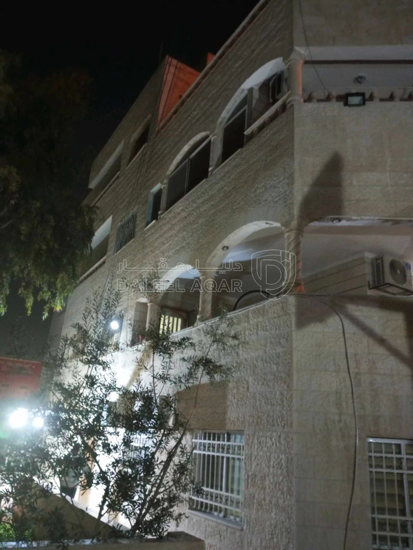 مبنى في الزرقاء خلف السيفوي  - 250,000 دأ - صورة 1