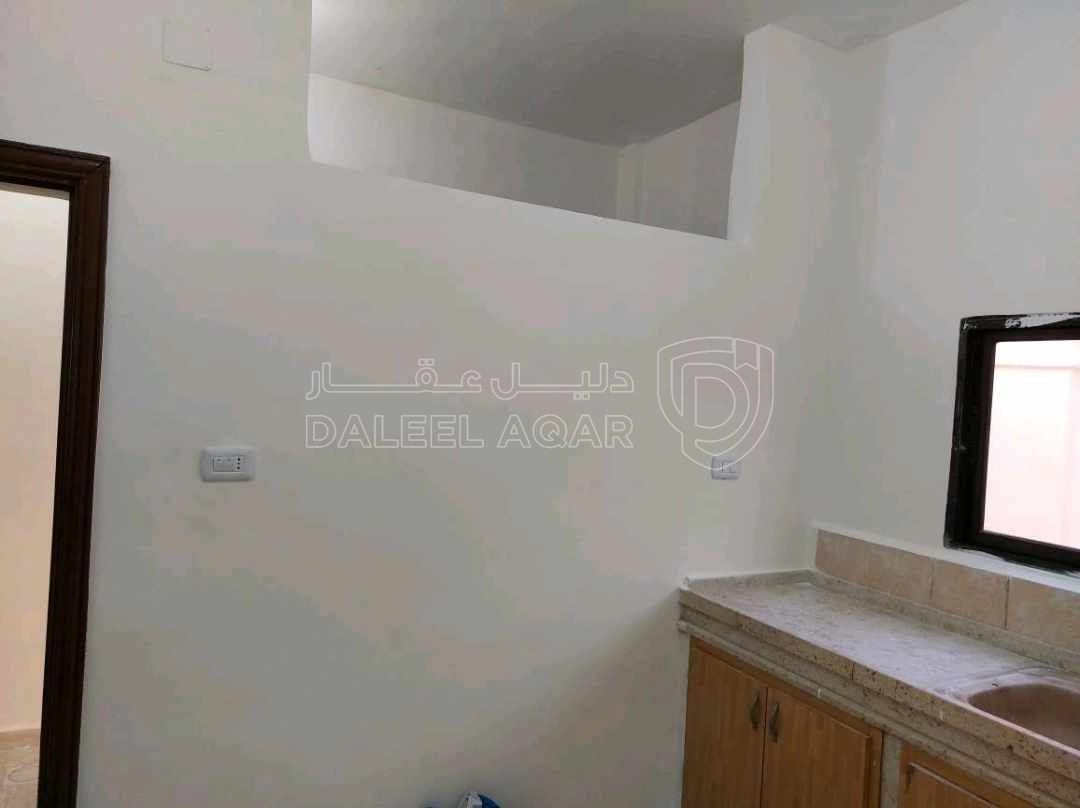 شقة في شارع عبد الكريم الحمدان خلف كازية المناصير - 22,500 دأ - صورة 1