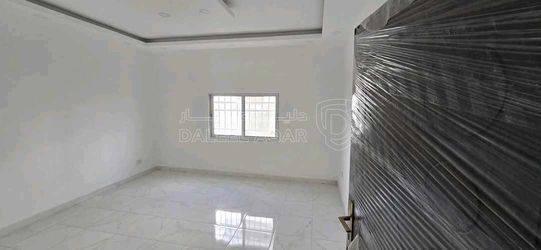 شقة في الطفيلة-العيص-خلف أسواق القيسي ومجمع عكاظ التجاري  - 32,000 دأ - صورة 1