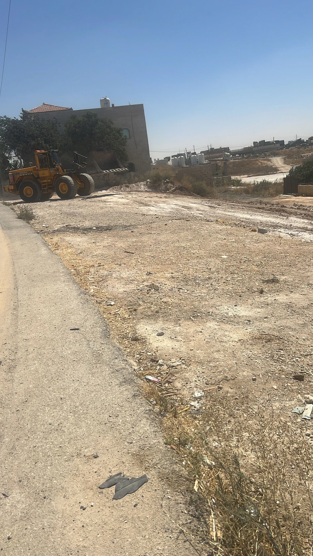 أرض في ارض للبيع مقابل جسر المرسيدس الرجيب علي ٣ شوارع - 53,000 دأ - صورة 5