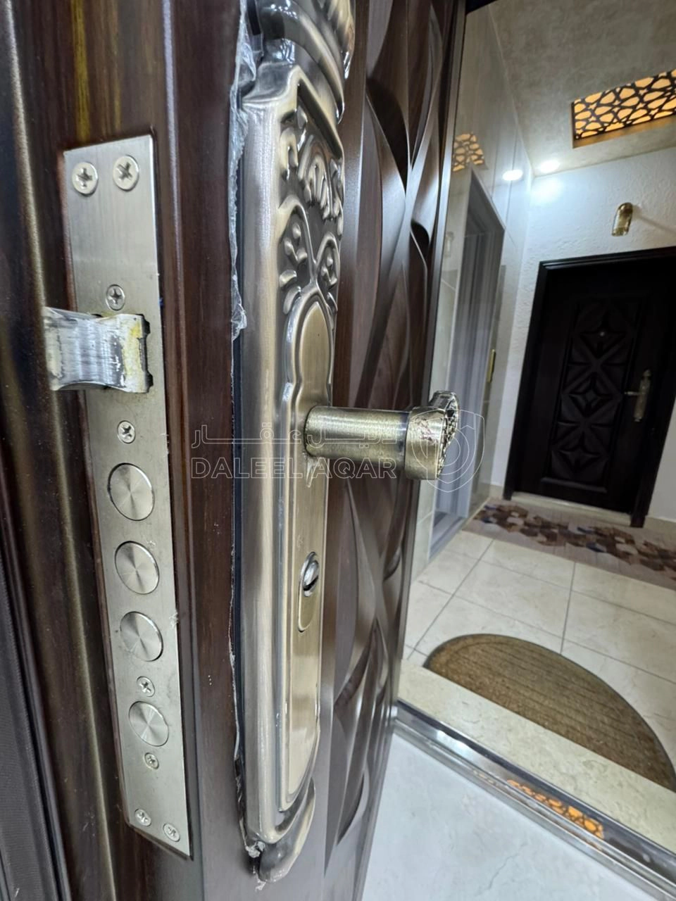 شقة في قرب مسجد جبران  - 125,000 دأ - صورة 1