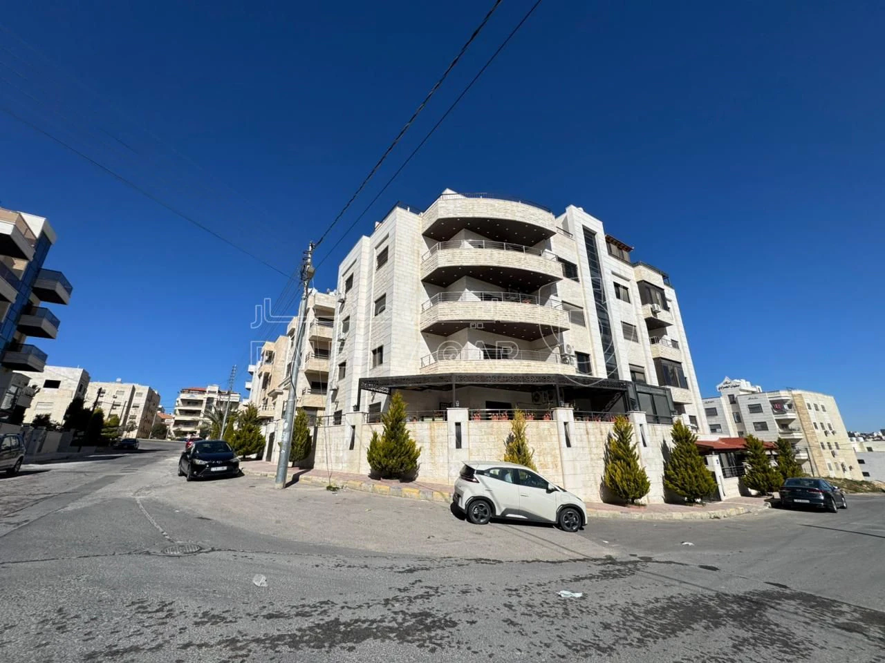 شقة في قرب مسجد جبران  - 125,000 دأ - صورة 1