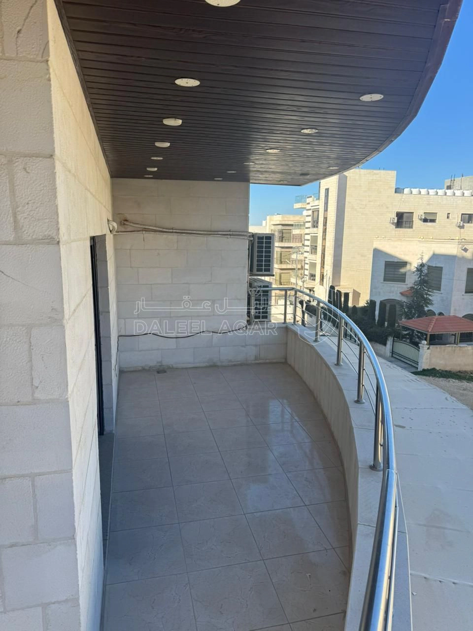 شقة في قرب مسجد جبران  - 125,000 دأ - صورة 1