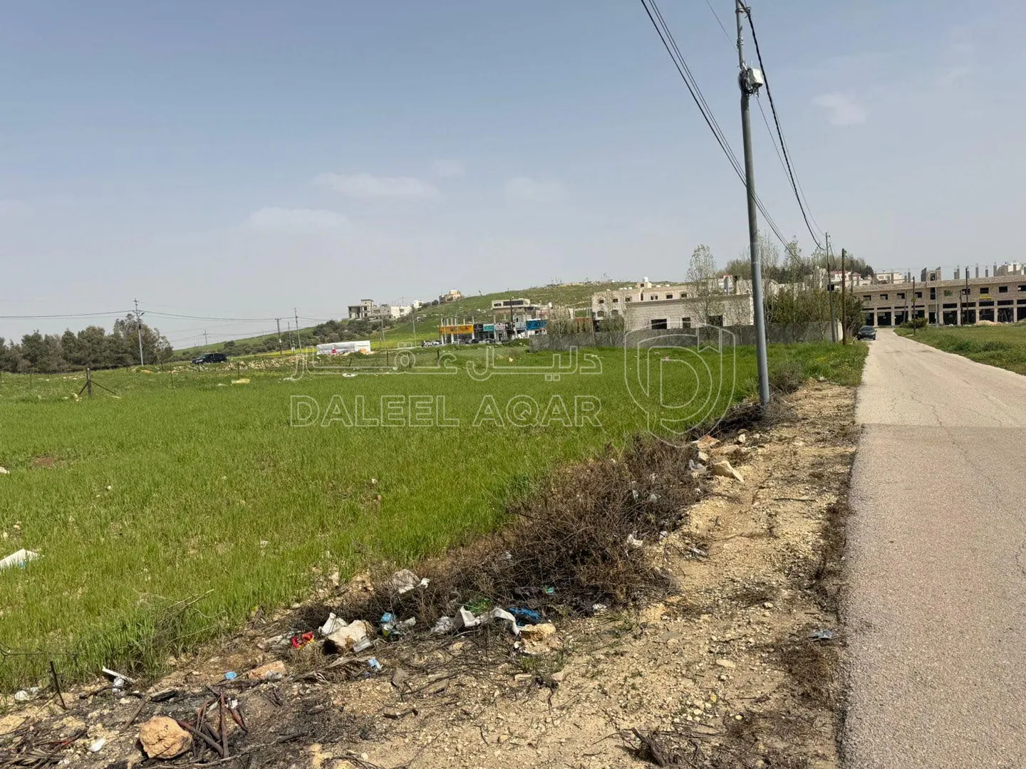 أرض في السرو مقابل مجمع العبدللات - 185,000 دأ - صورة 1