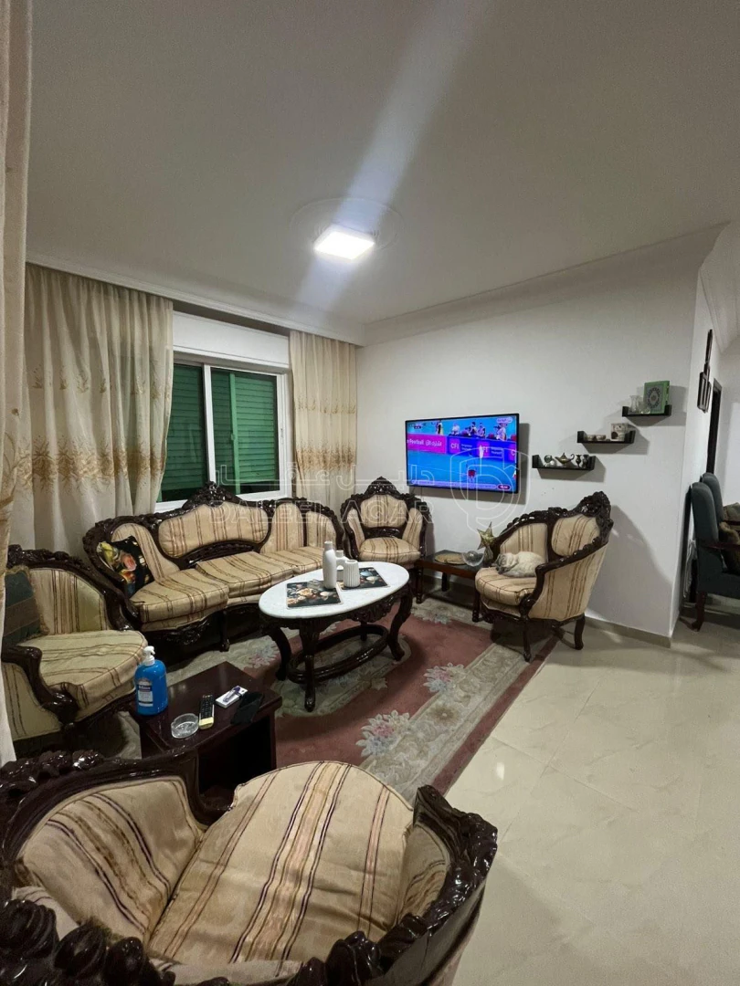 شقة في شقة للبيع طابق أول في منطقة جبيهة اشارات المنهل  - 52,000 دأ - صورة 1