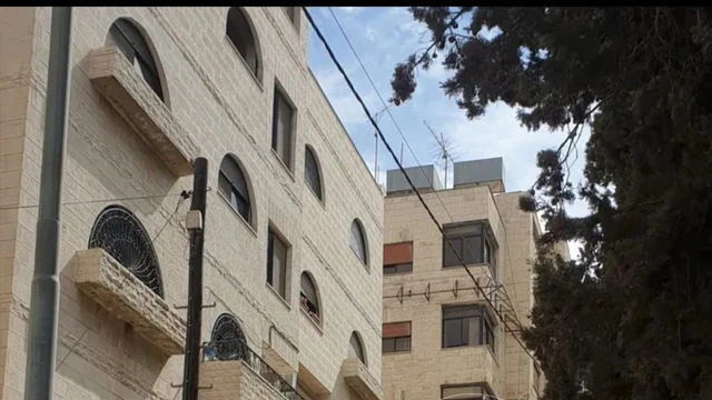 مبنى في معهد الرواد مقابل فندق روجينا - 400,000 دأ - صورة NaN