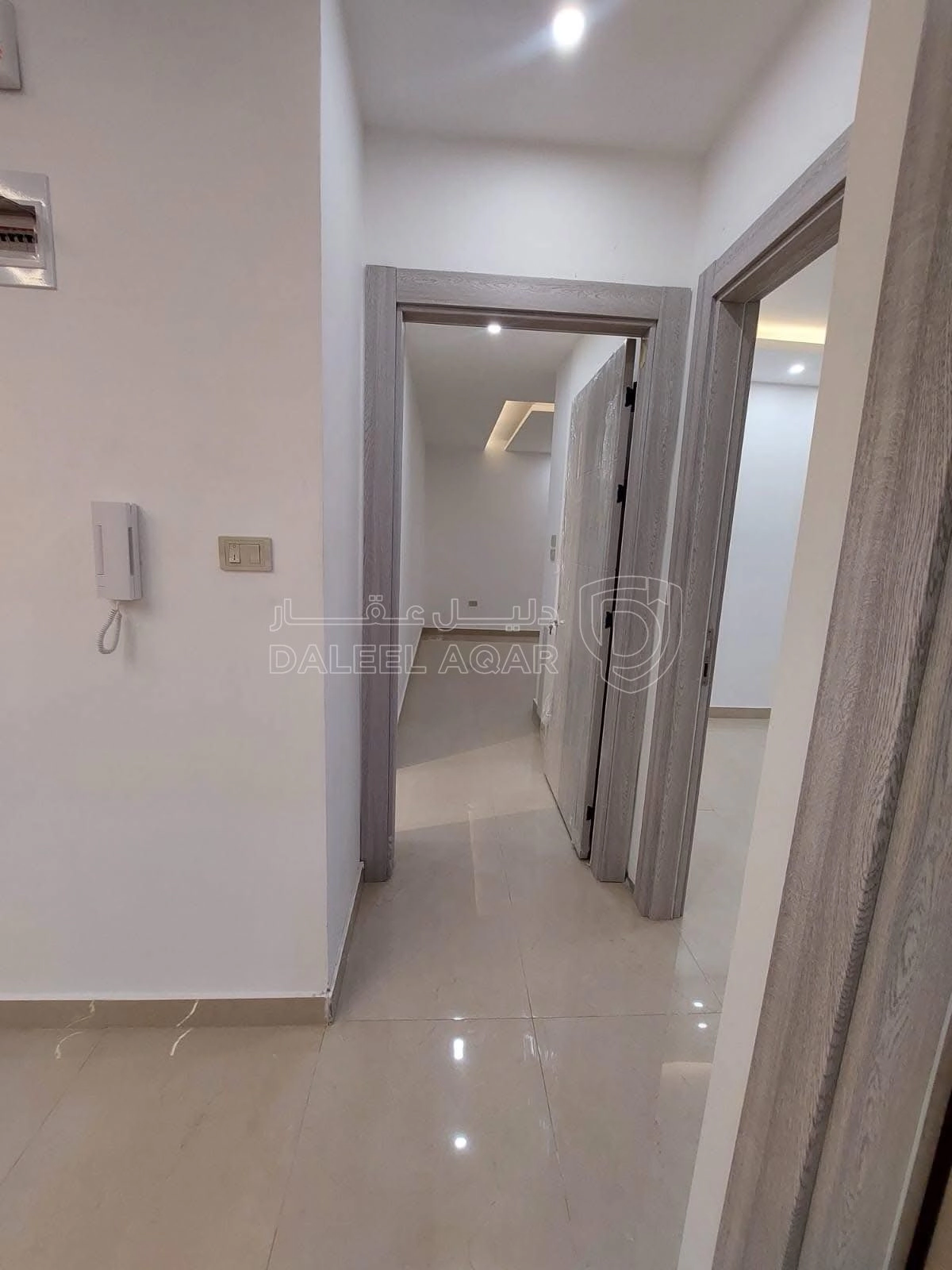 شقة في البنيات - 68,000 دأ - صورة 1