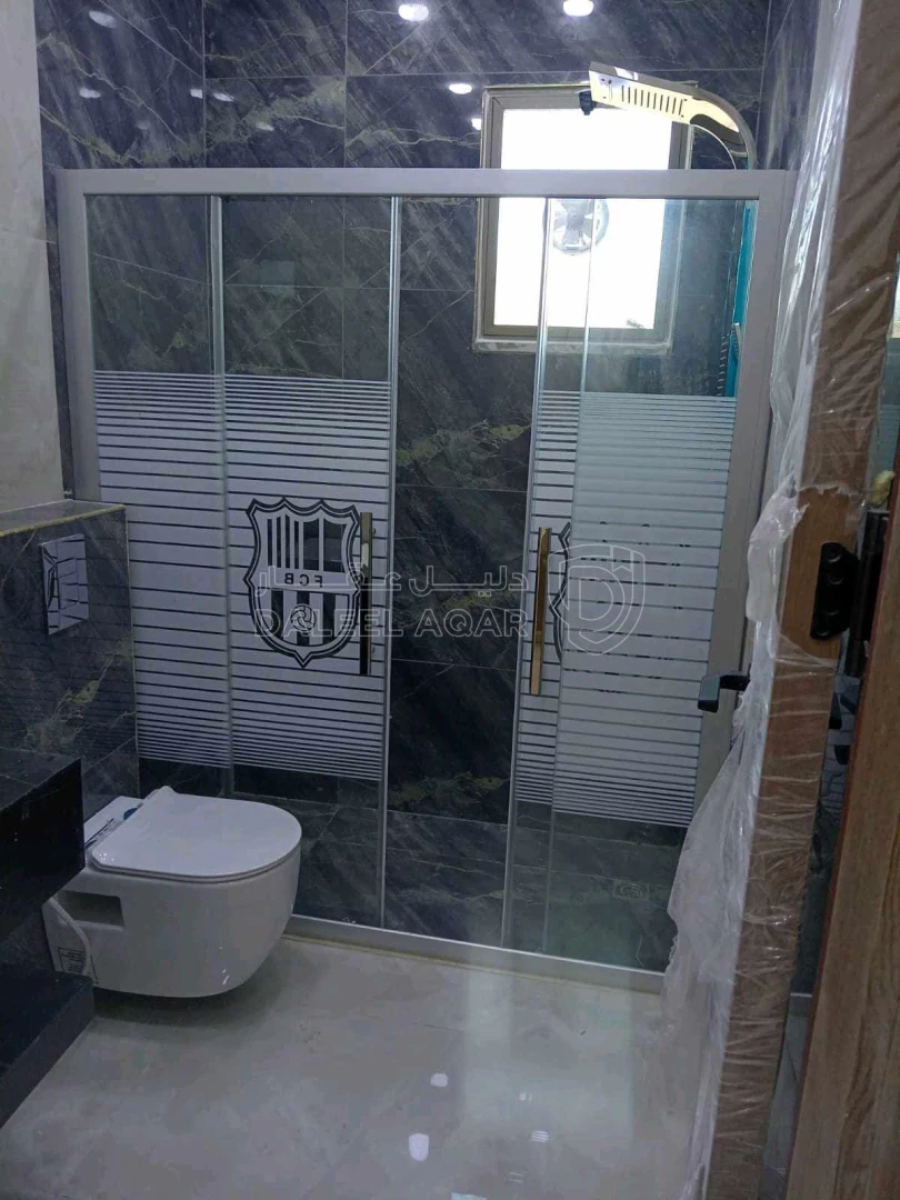 شقة في شقه 165م طابق ثالث فني خلف دوار الثقافة وبن العميد - 66,000 دأ - صورة 1