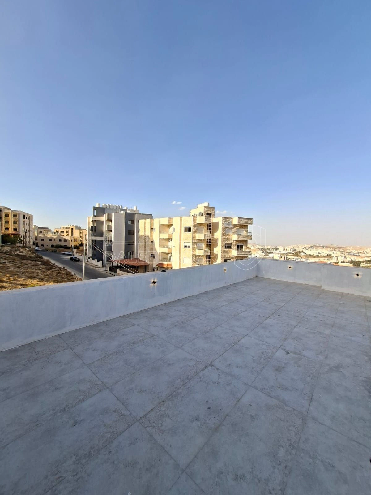 شقة في ضاحية الرشيد - بالقرب من دوار اقرأ - 110,000 دأ - صورة 1